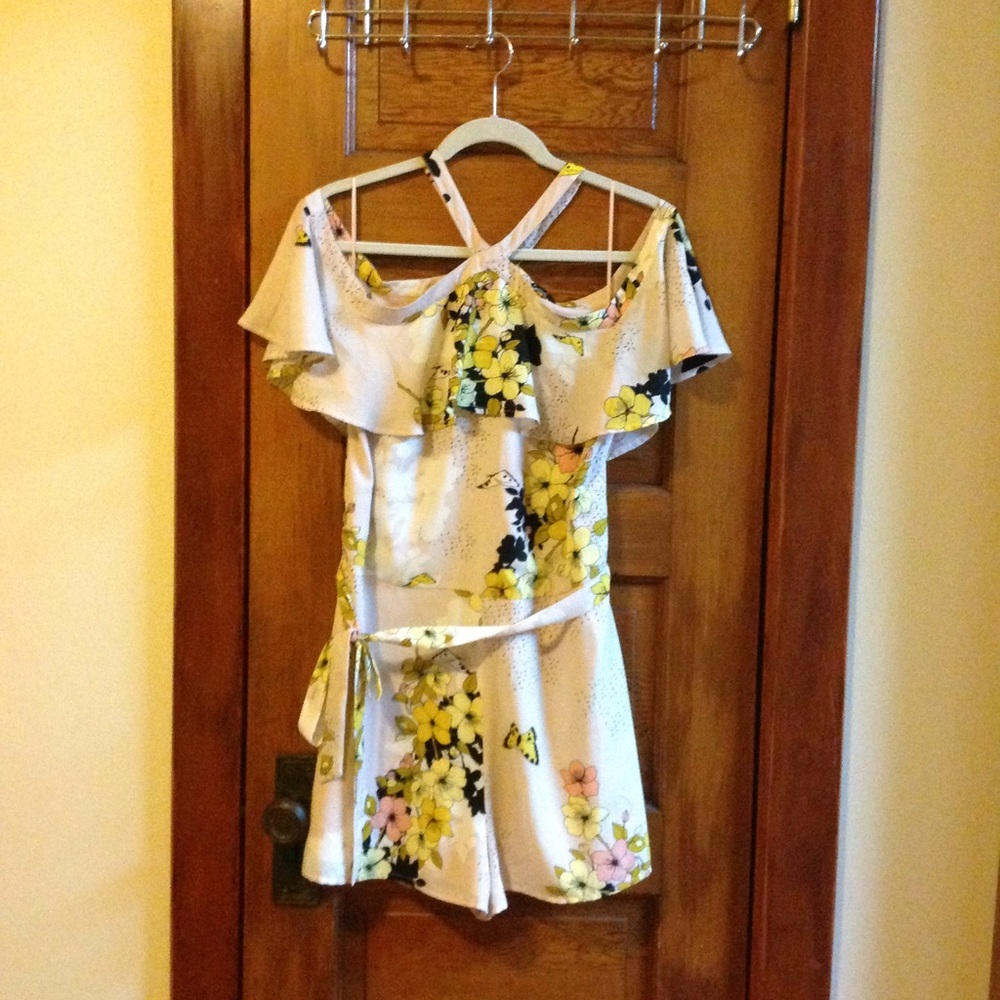 Guess Cold Shoulder Zahara Romper